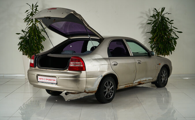 Kia Shuma