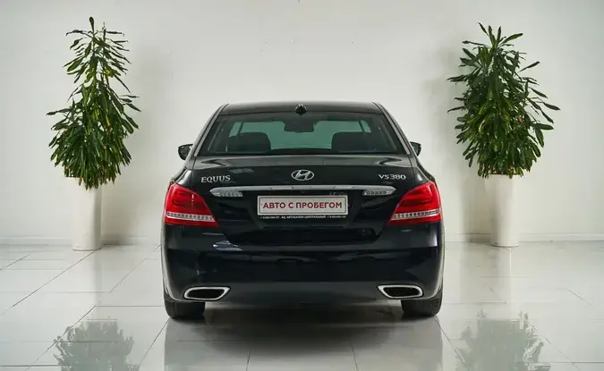 Hyundai Equus